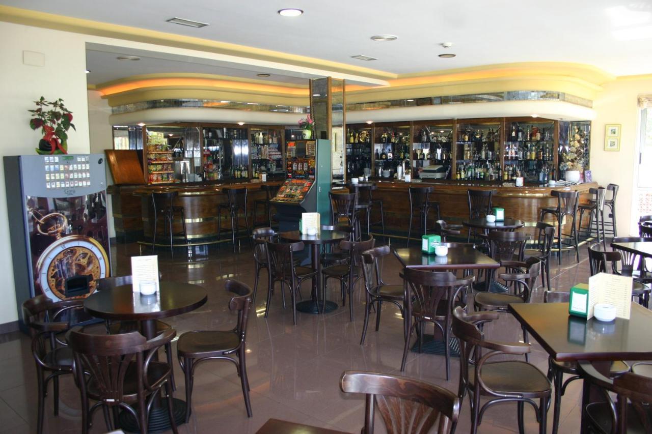 Hotel Os Caracoles Pereiro de Aguiar Dış mekan fotoğraf