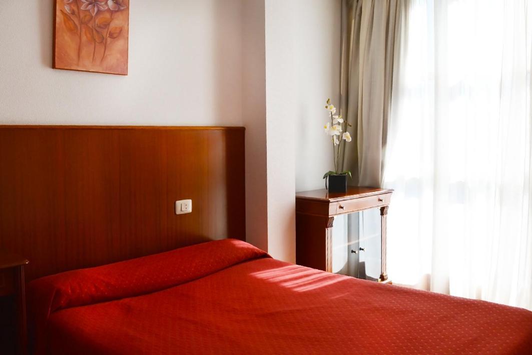 Hotel Os Caracoles Pereiro de Aguiar Dış mekan fotoğraf